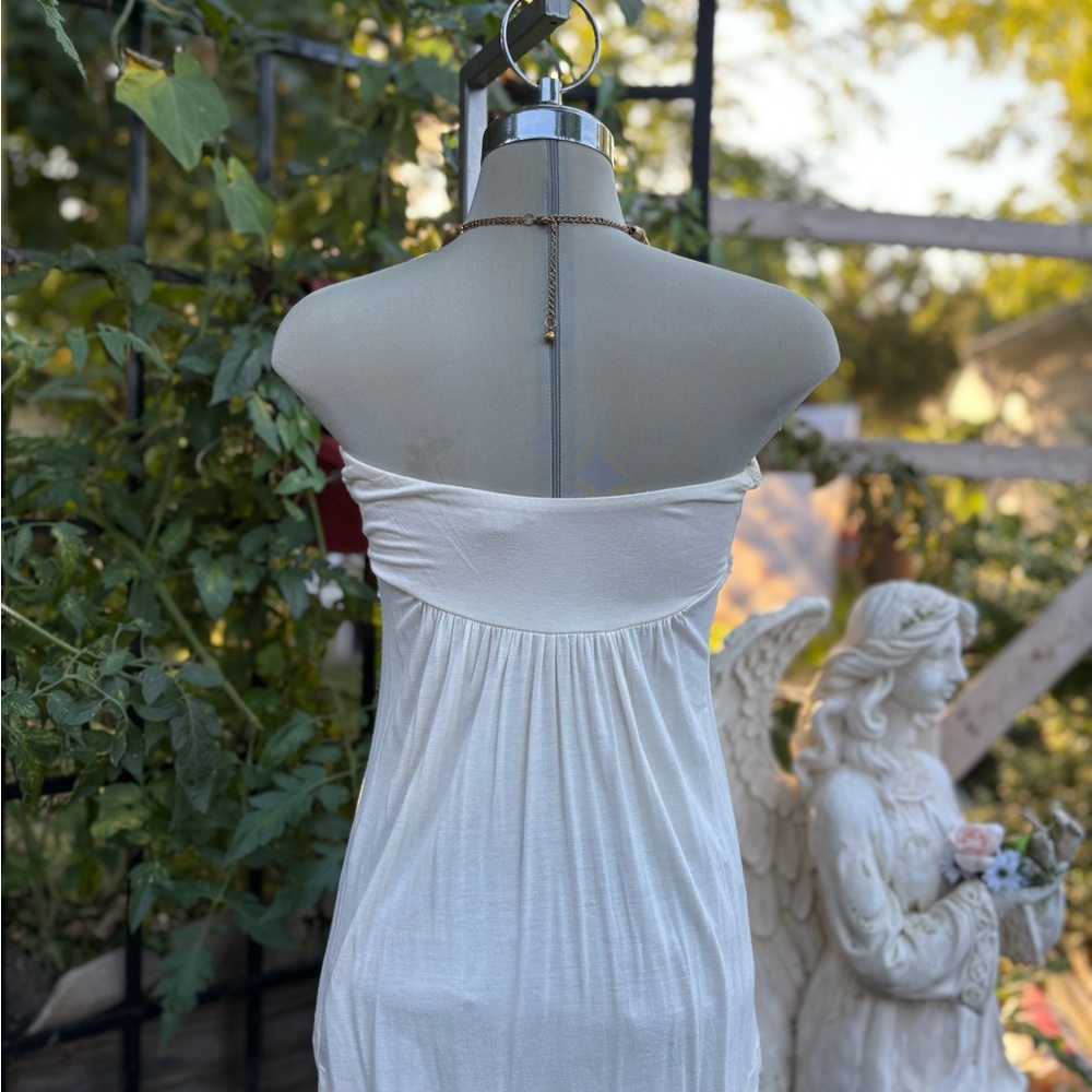 Chic White Blouse with Black Halter Straps - Picture 9 of 16